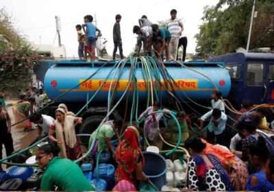 नाले का पानी पीने को मजबूर है Delhi वाले | Arvind Kejriwal | Water Crisis in Delhi | #Shorts | Sach Ki Raftar